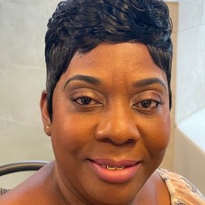 Meet your Posher, Annie